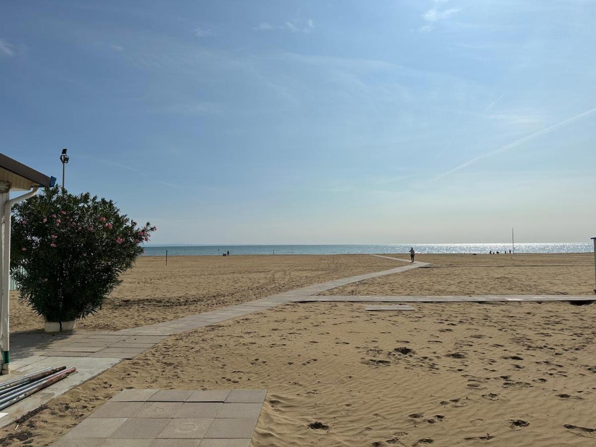 Beach Front Apartment Sabbiadoro Lignano Sabbiadoro Exteriér fotografie